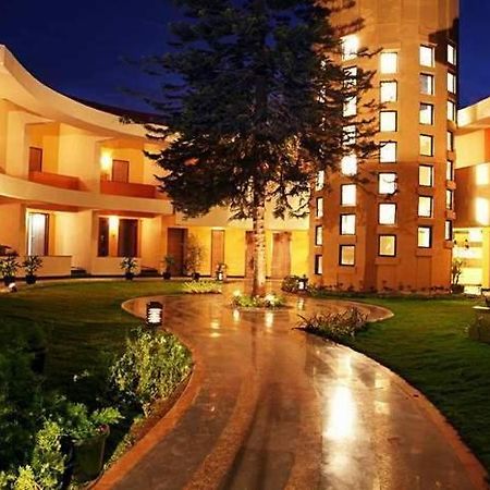 Sahil Sarovar Portico Lonavala Εξωτερικό φωτογραφία