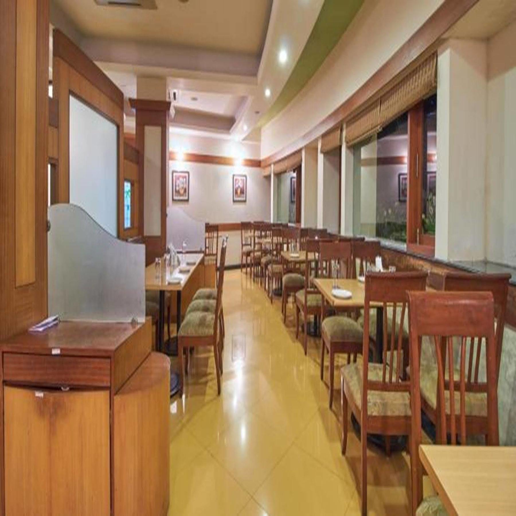 Sahil Sarovar Portico Lonavala Εξωτερικό φωτογραφία