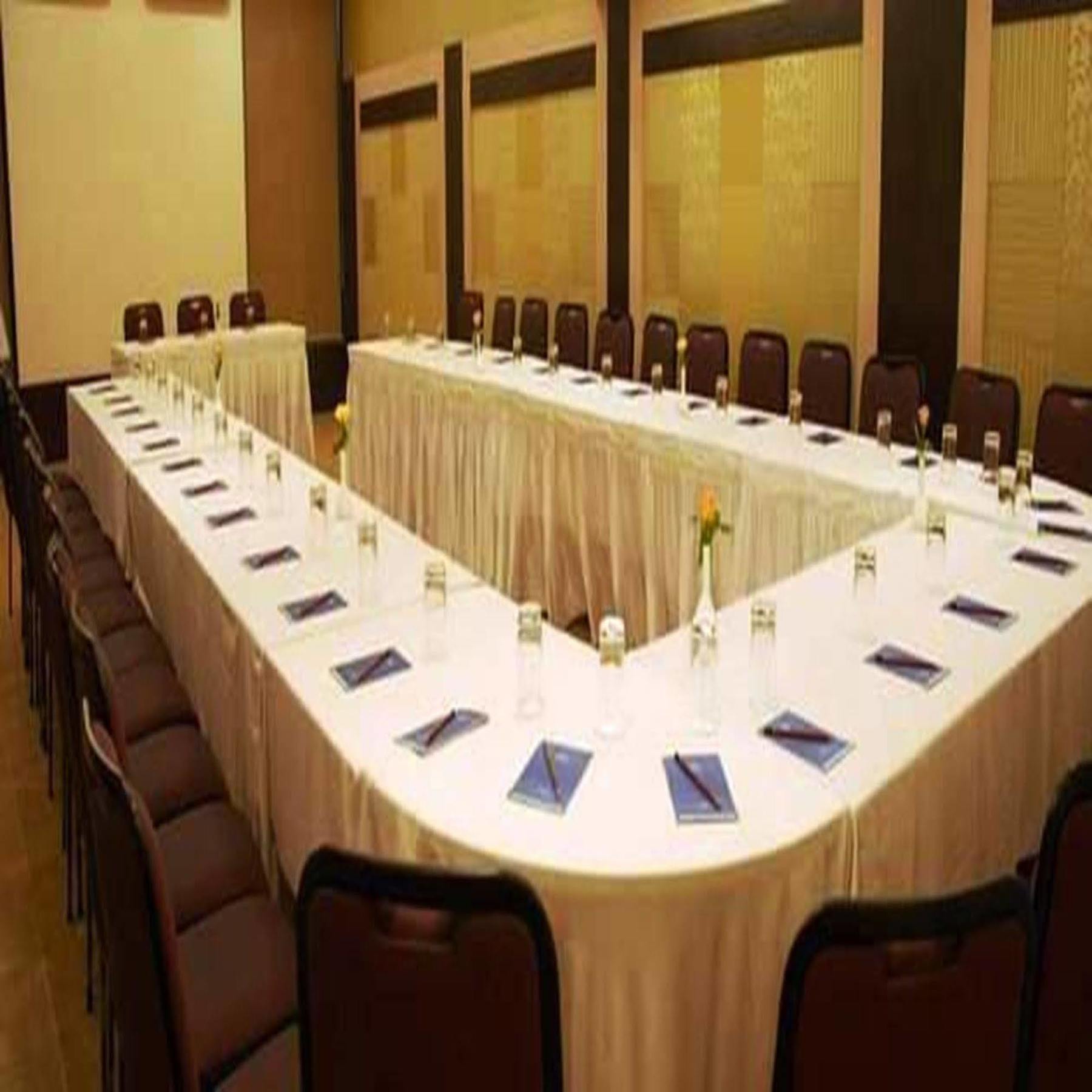 Sahil Sarovar Portico Lonavala Εξωτερικό φωτογραφία